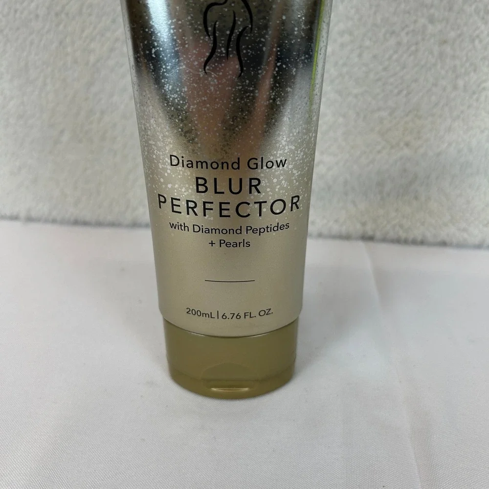 Nakery Beauty Diamond Glow Blur Perfector Body Highlighter 6.76oz New